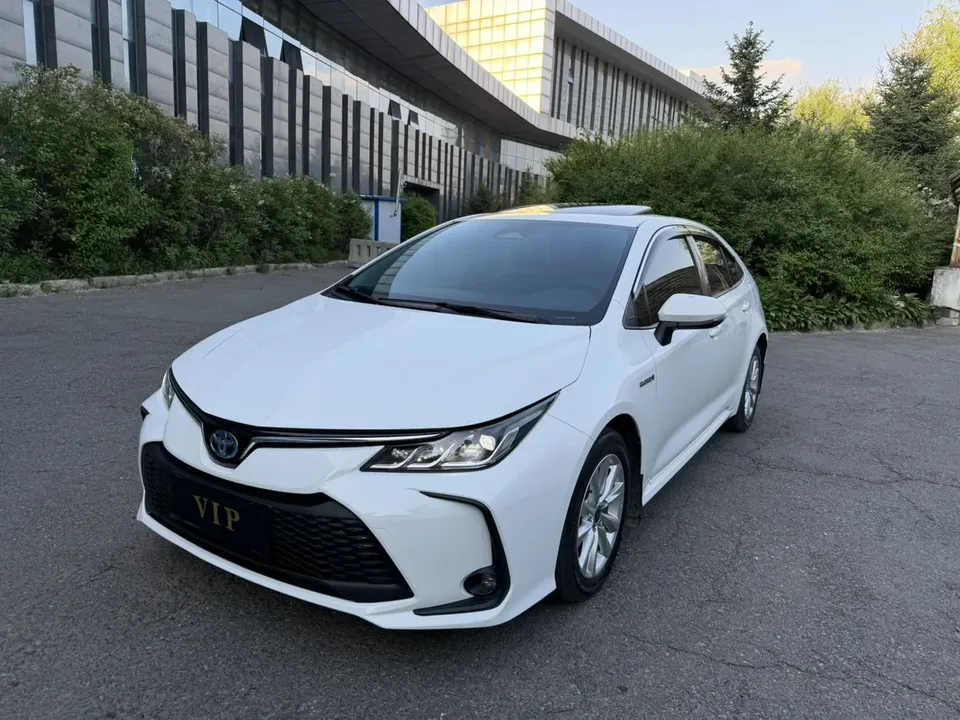 Toyota Corolla Corolla Intelligent Electric Hybrid Dual Engine 1.8L E-CVT Elite Edition 2024 — photo 1, buy with delivery to Moscow