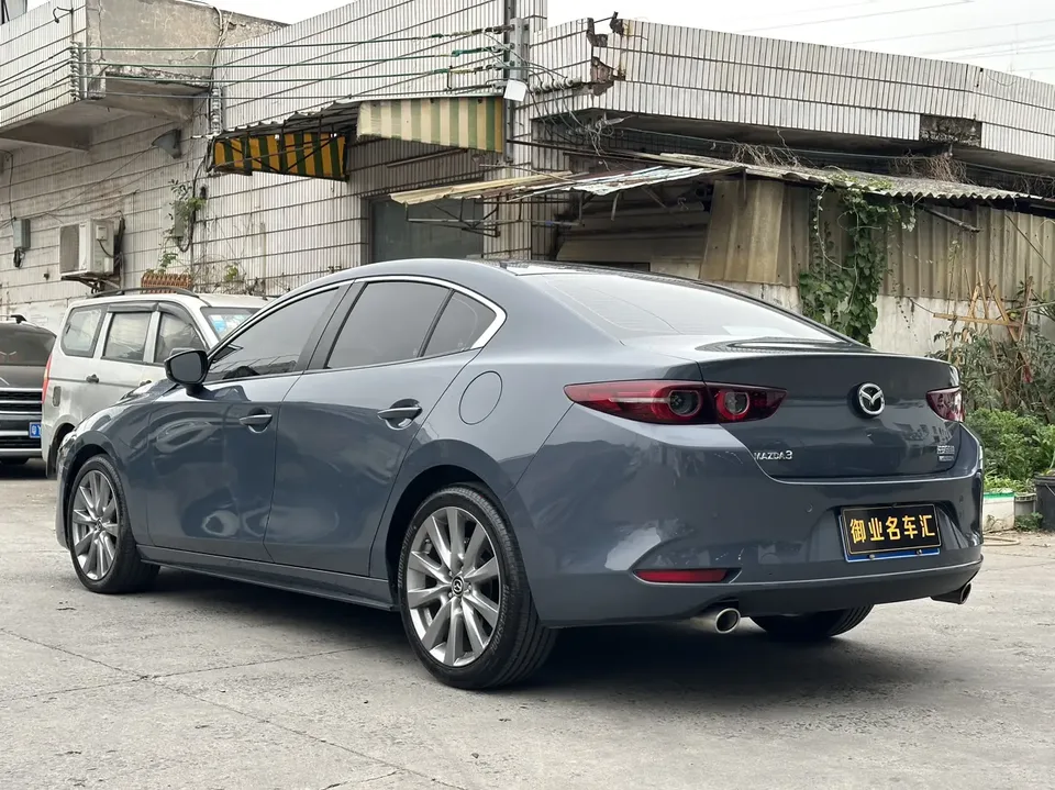 Mazda Axela Mazda3 2.0L Automatic Premium Edition 2023 — thumbnail 2