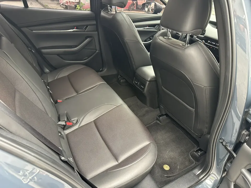 Mazda Axela Mazda3 2.0L Automatic Premium Edition 2023 — thumbnail 4