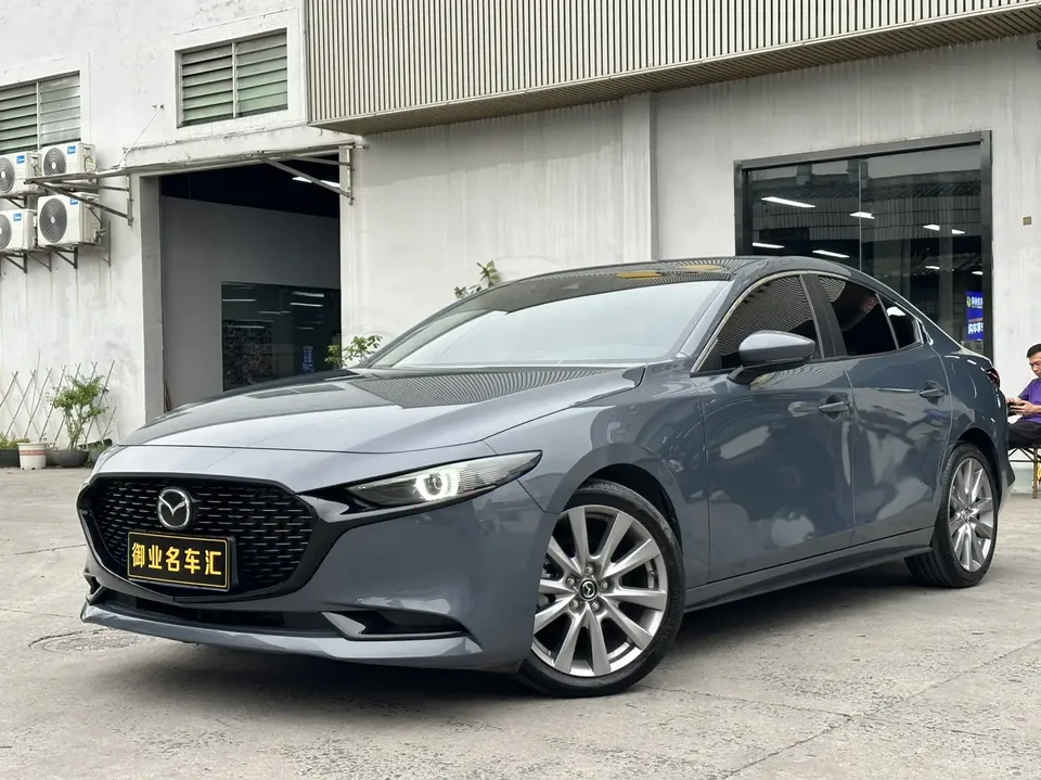 Mazda Axela Mazda3 2.0L Automatic Premium Edition 2023 — photo 1, buy with delivery to Moscow
