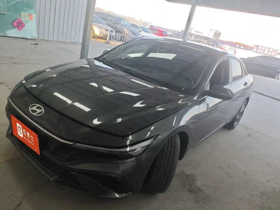 Hyundai Elantra Elantra 1.5L CVT LUX Premium Edition 2023 — фото 1, купить с доставкой в Москву