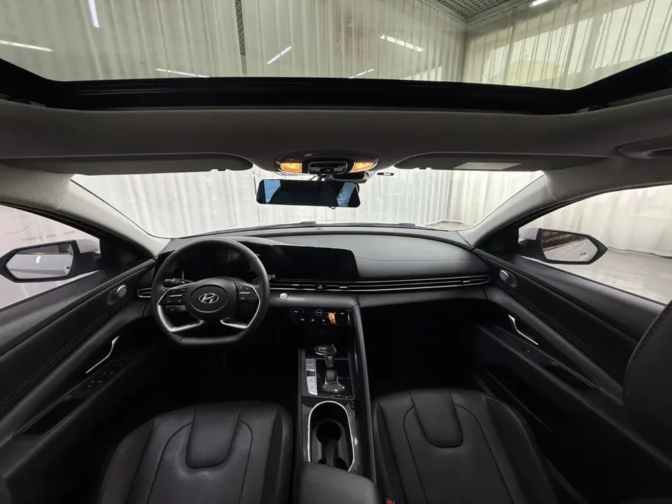 Hyundai Elantra Elantra 1.5L CVT LUX Premium Edition 2022 — thumbnail 4