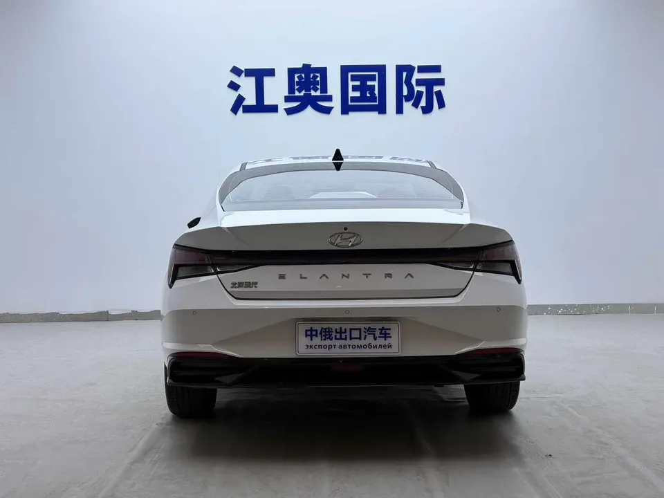 Hyundai Elantra Elantra 1.5L CVT LUX Premium Edition 2022 — thumbnail 2