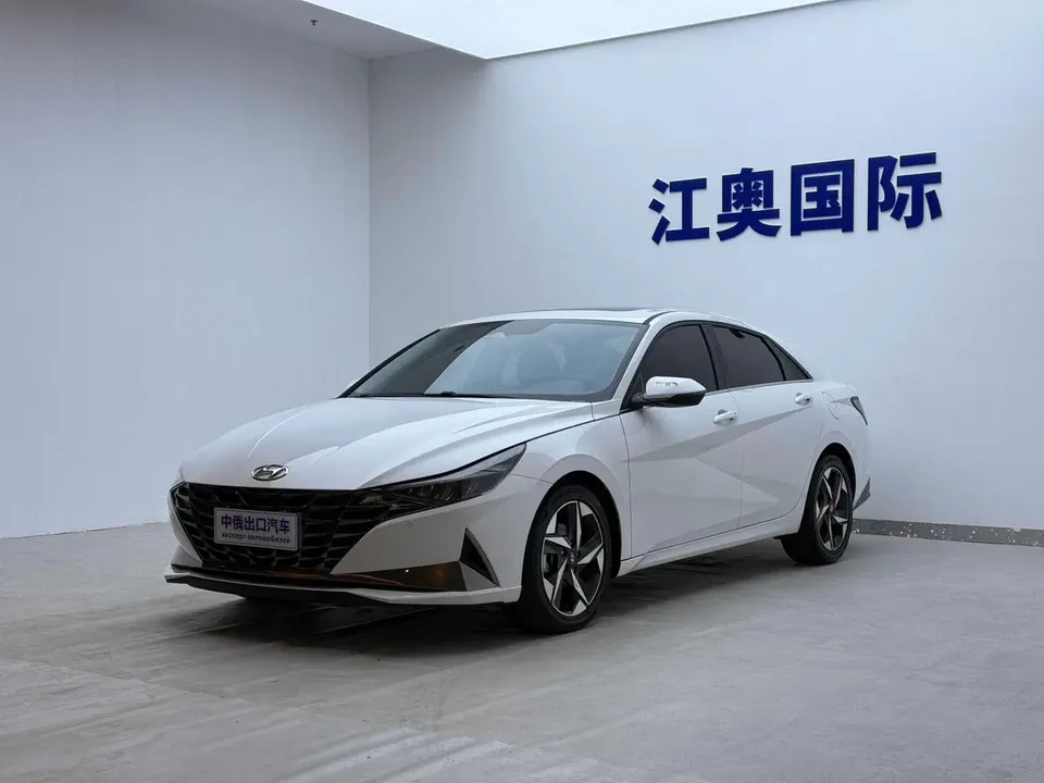 Hyundai Elantra Elantra 1.5L CVT LUX Premium Edition 2022 — photo 1, buy with delivery to Moscow