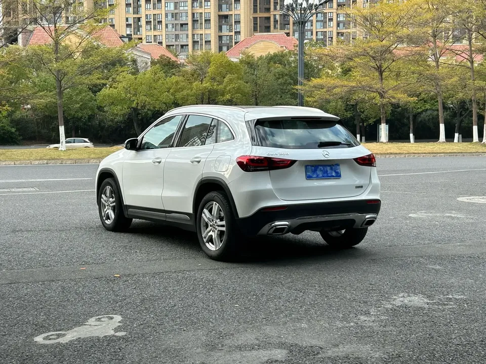 Mercedes-Benz GLA facelift GLA 200 2023 — миниатюра 4