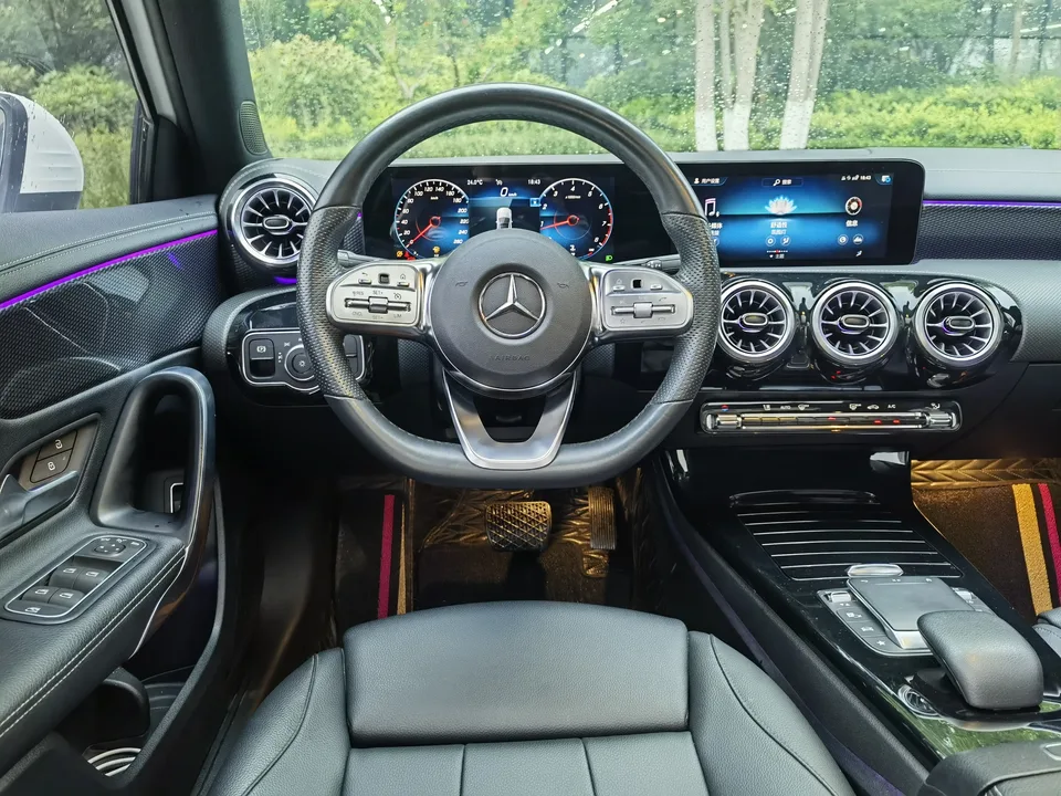 Mercedes-Benz Mercedes Benz A Class Mercedes-Benz A-Class 2022 facelift A 200 L sports sedan fashion version 2022 — миниатюра 3