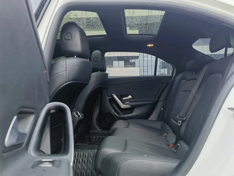 Mercedes-Benz Mercedes Benz A Class Mercedes-Benz A-Class 2022 facelift A 200 L sports sedan fashion version 2022 — миниатюра 4