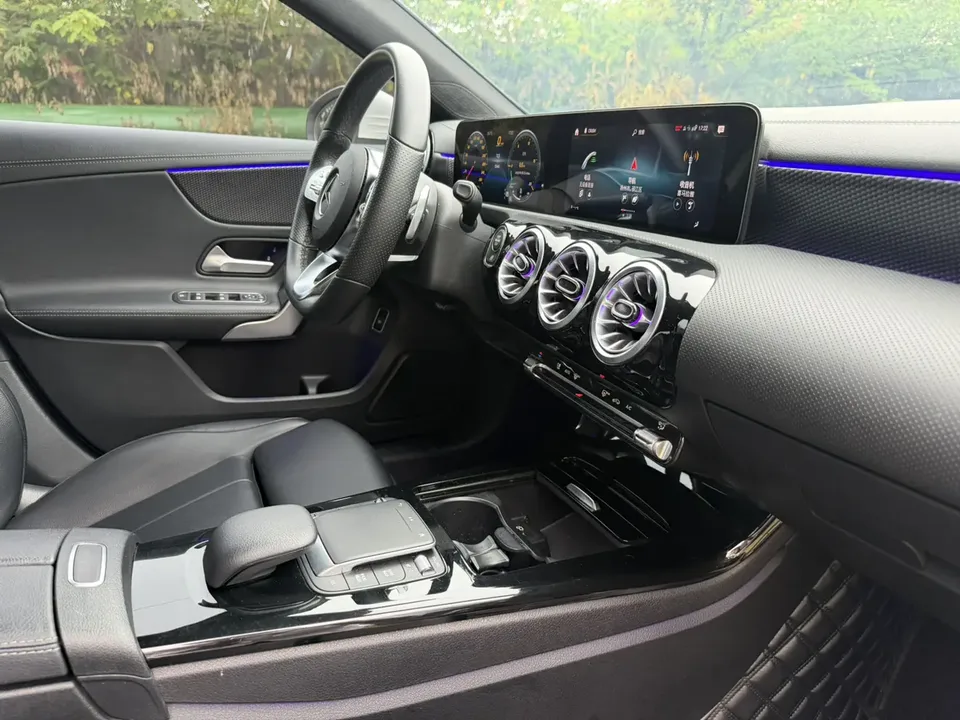 Mercedes-Benz Mercedes Benz A Class Mercedes-Benz A-Class 2022 facelift A 200 L sports sedan fashion version 2022 — миниатюра 5