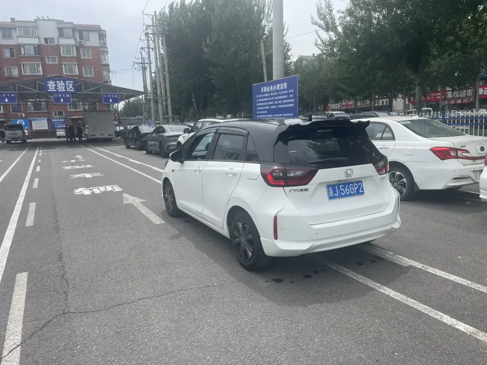 Honda FIT Fit 1.5L CVT Trendy Sunroof Edition 2022 — thumbnail 4