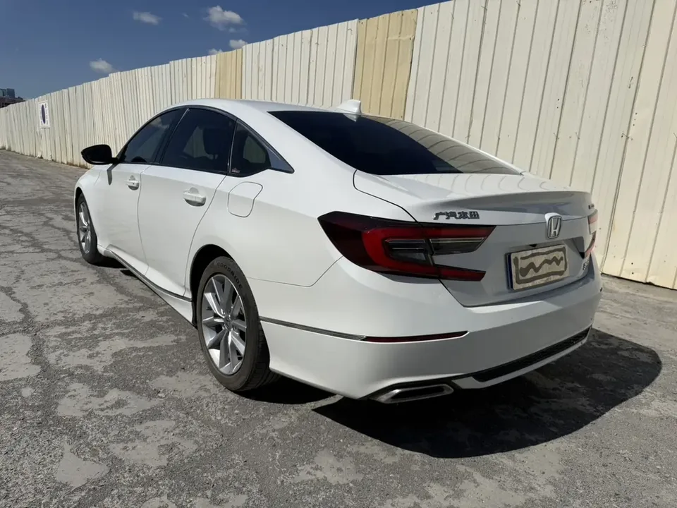 Honda Accord Accord 2022 260TURBO Deluxe Edition 2022 — миниатюра 4