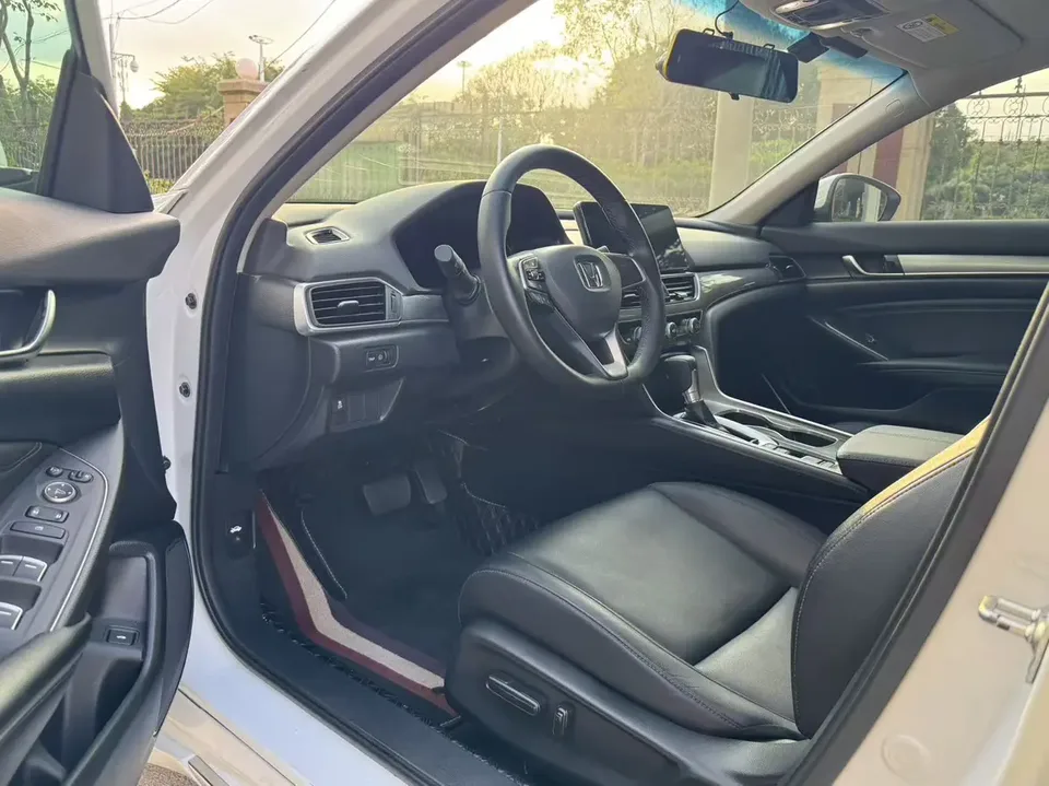 Honda Accord Accord 2022 260TURBO Deluxe Edition 2022 — миниатюра 5