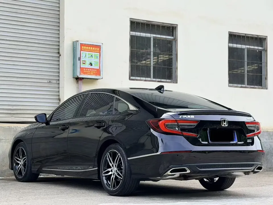 Honda Accord 2022 Accord 260TURBO Fantasy Night Premium Edition 2022 — миниатюра 4