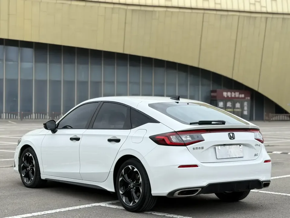 Honda CIVIC 2023 Civic HATCHBACK 240TURBO CVT Extreme Edition 2023 — миниатюра 4
