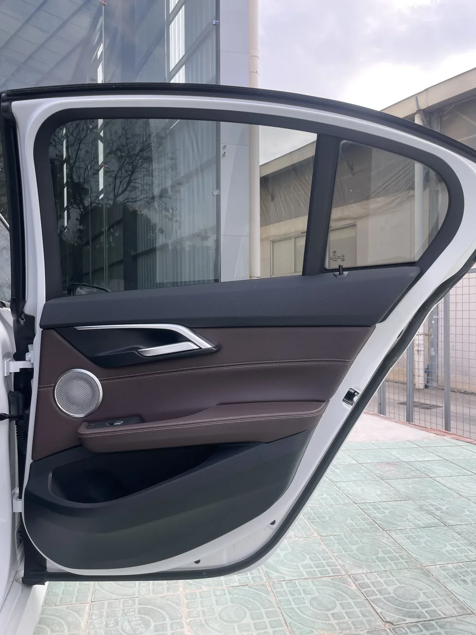 BMW 1 Series BMW 1 Series 2023 120i M Sport Night Edition 2023 — миниатюра 4