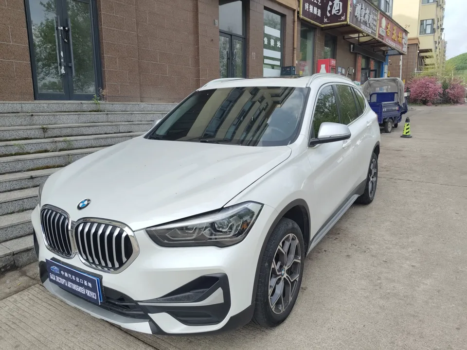 BMW X1 X1 BMW X1 2022 sDrive20Li Fashion Edition 2022 — photo 1, buy with delivery to Moscow
