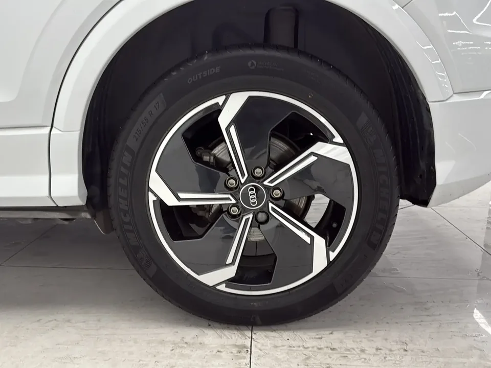 Audi Q2L e-tron Q2L e-tron Audi Q2L e-tron 2022 pure electric smart model 2022 — thumbnail 2