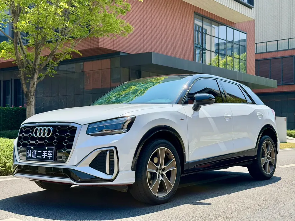 Audi Q2L Audi Q2L 2022 35 TFSI Stylish and Elegant 2022 — фото 1, купить с доставкой в Москву