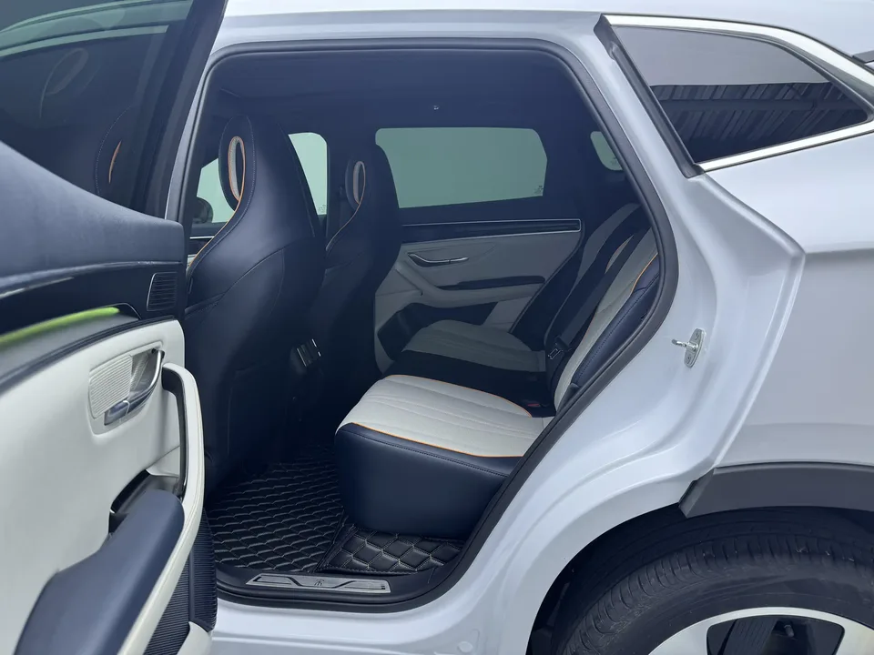BYD Song PLUS DM Song PLUS DM DM-i 110KM 2WD Flagship PLUS 2022 — thumbnail 4