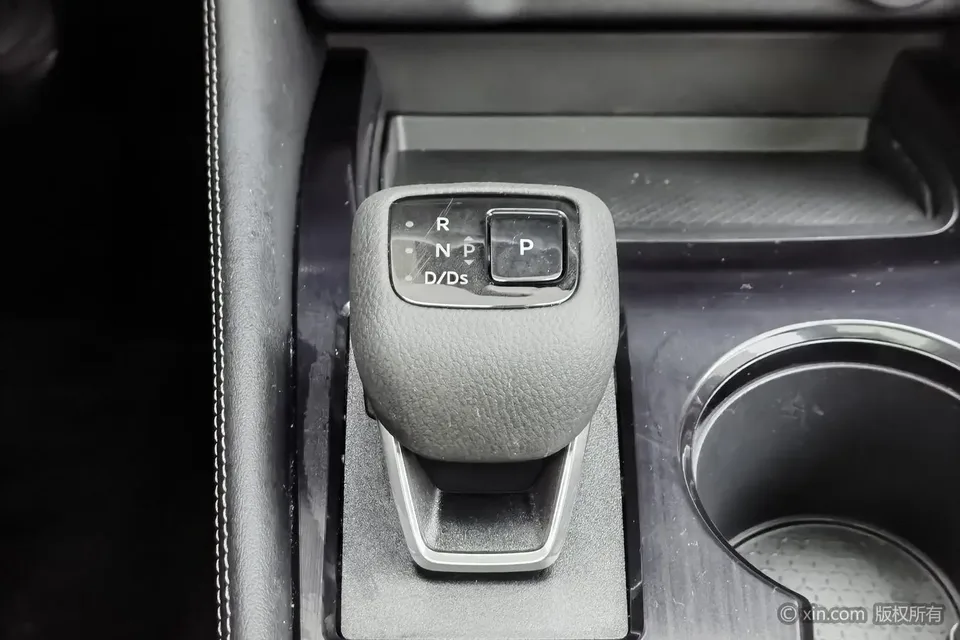 Nissan X-Trail VC-Turbo 300 CVT 4WD Deluxe Edition 2022 — миниатюра 4