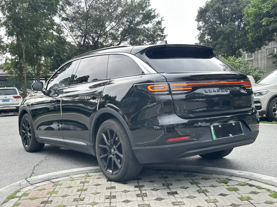 Leapmotor Zero running C11 Zero running C11 500 Smart Edition 2023 — миниатюра 2
