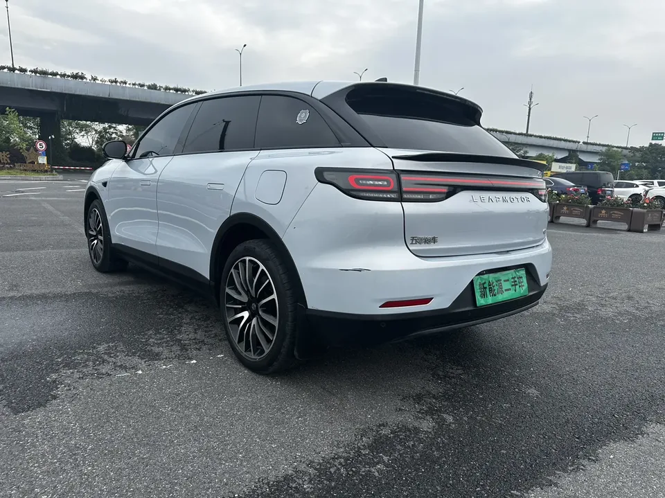 Leapmotor Zero running C11 Extended Range 180 Comfort Edition 2023 — миниатюра 5
