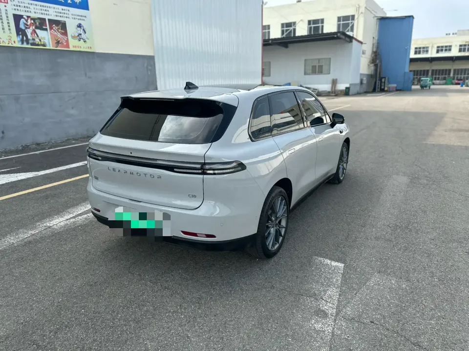 Leapmotor Zero running C10 Zero running C10 Pure Electric 530 LiDAR Edition 2024 — миниатюра 2