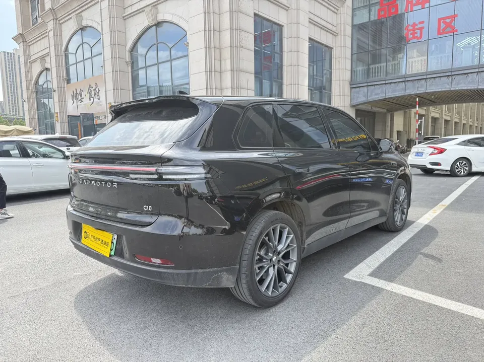 Leapmotor Zero running C10 Pure Electric 530 LiDAR Edition 2025 — миниатюра 4