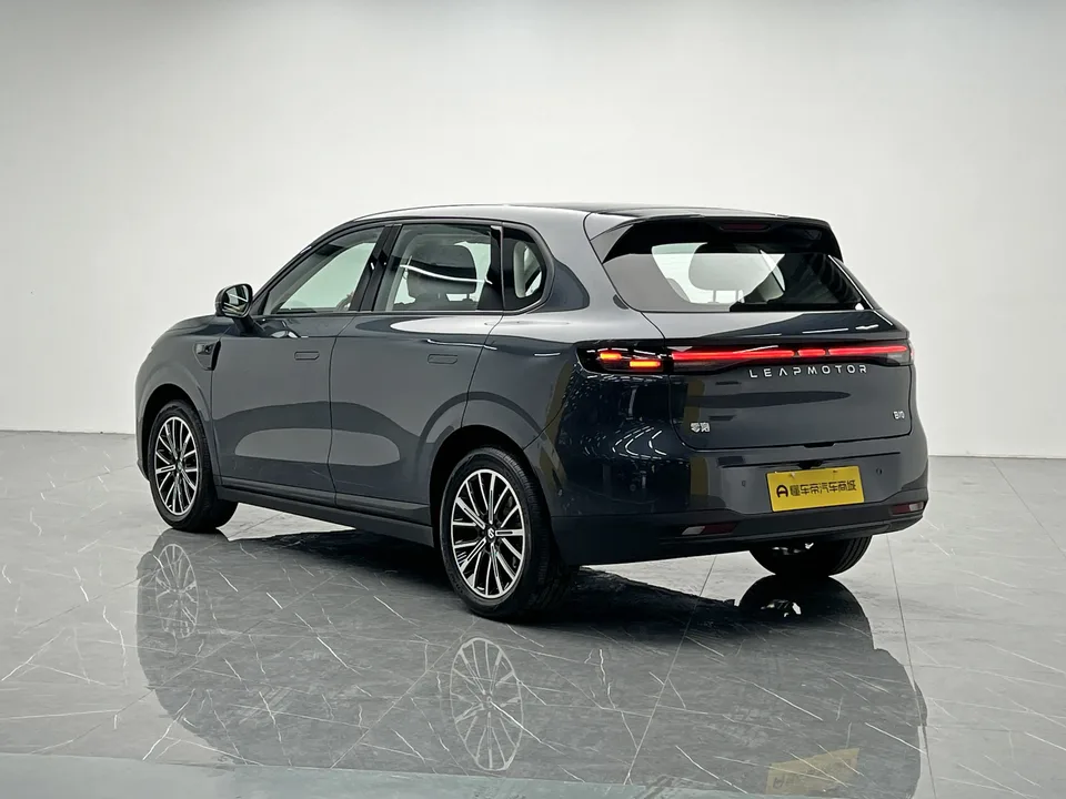 Leapmotor B10 510 Enjoy Edition 2025 — миниатюра 2