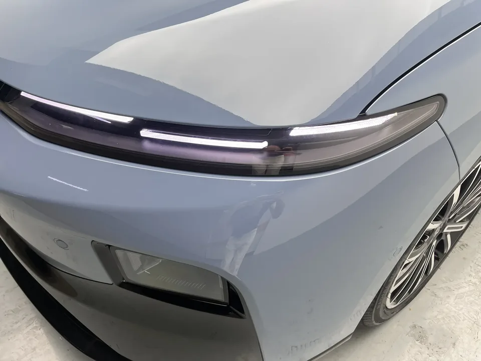 Leapmotor Leap running B01 650 LiDAR Edition 2025 — миниатюра 2