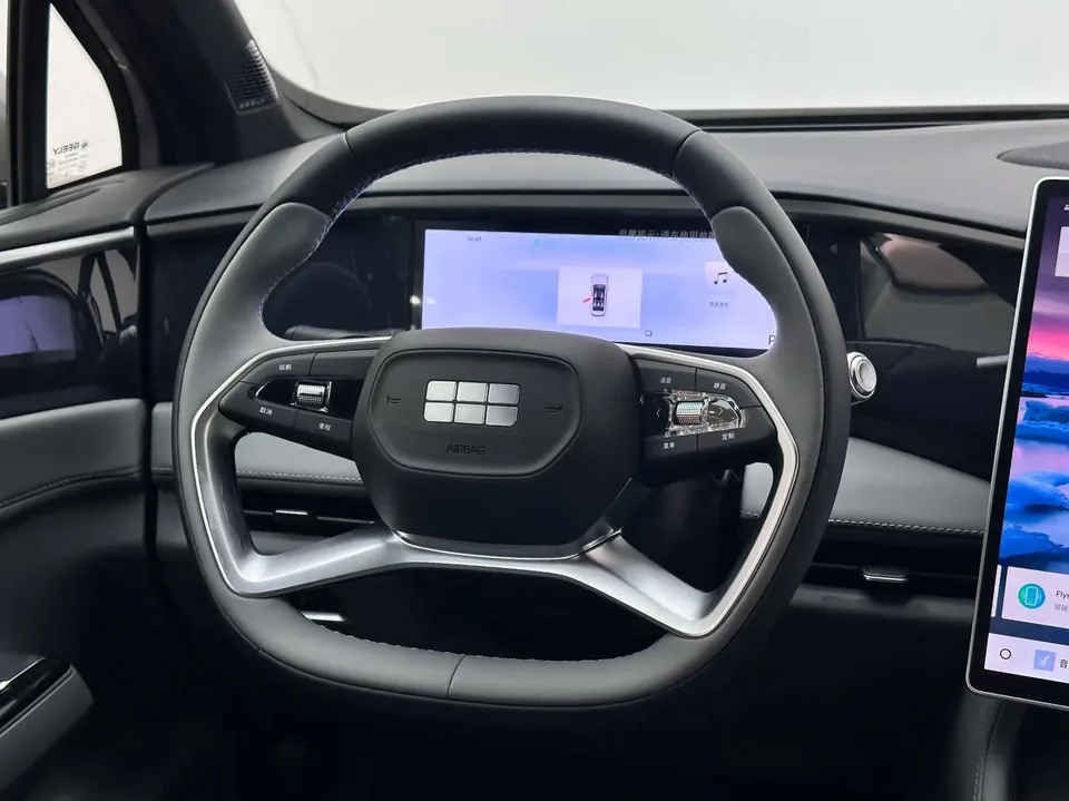 Geely Galaxy L7 Galaxy L7 1.5L EM-i 115km Exploration Edition 2025 — thumbnail 4