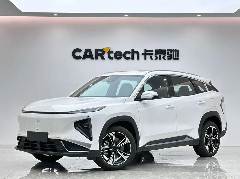 Geely Galaxy L7 Galaxy L7 1.5L EM-i 115km Exploration Edition 2025 — photo 1, buy with delivery to Moscow