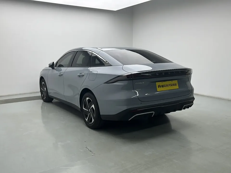Geely Galaxy L6 Galaxy L6 1.5 EM-i DHT 140KM Exploration+ Edition 2025 — thumbnail 2