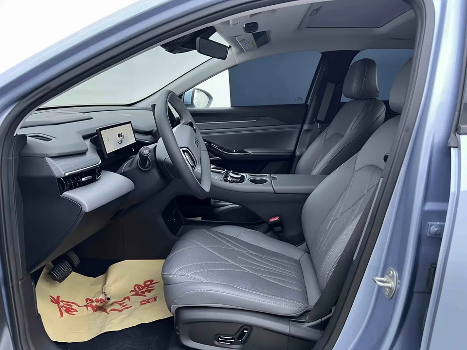 Geely Galaxy L6 Galaxy L6 1.5 EM-i DHT 140KM Exploration+ Edition 2025 — thumbnail 5