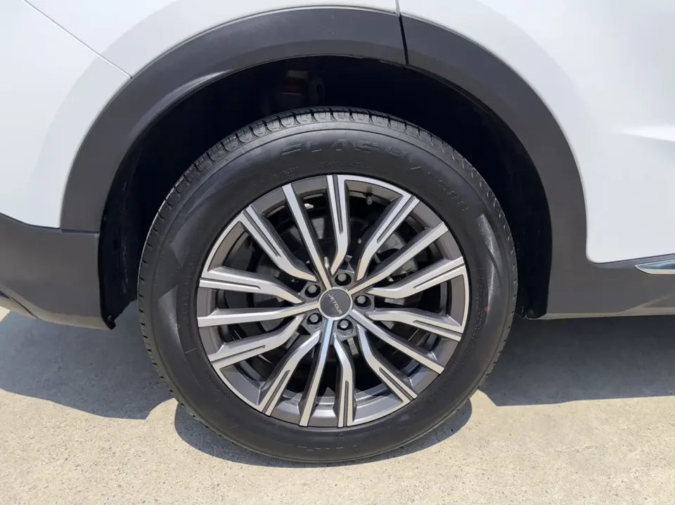 Jetour Jietu X70 PLUS Self-improvement Edition 1.5T DCT Self-improvement PRO 7 Seaters 2023 — миниатюра 4