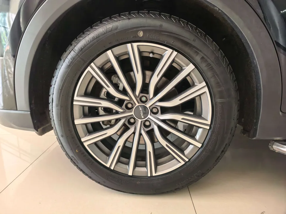Jetour Jietu X70 PLUS Jietu X70 PLUS Champion Edition 1.5T DCT Champion MAX 5 Seaters 2024 — thumbnail 3