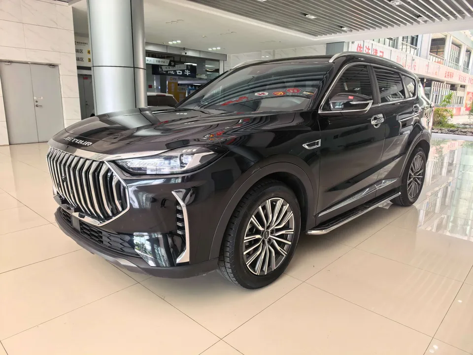 Jetour Jietu X70 PLUS Jietu X70 PLUS Champion Edition 1.5T DCT Champion MAX 5 Seaters 2024 — photo 1, buy with delivery to Moscow