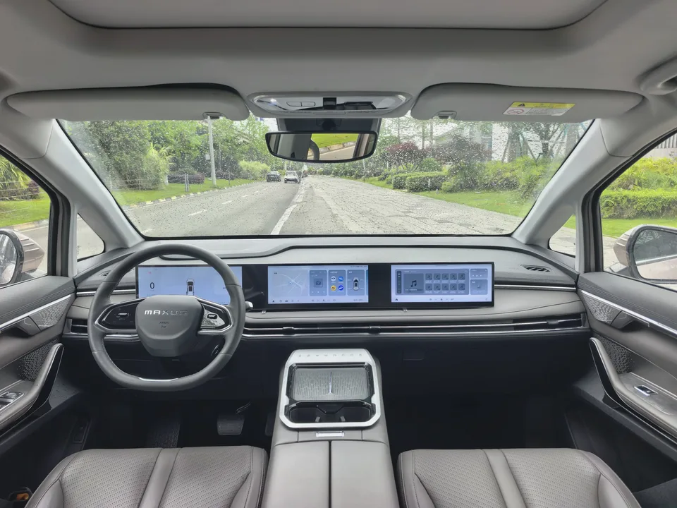 Datong Maxus G70 Maxus G70 2.0T Automatic Flagship Edition 7 Seaters 2024 — thumbnail 3