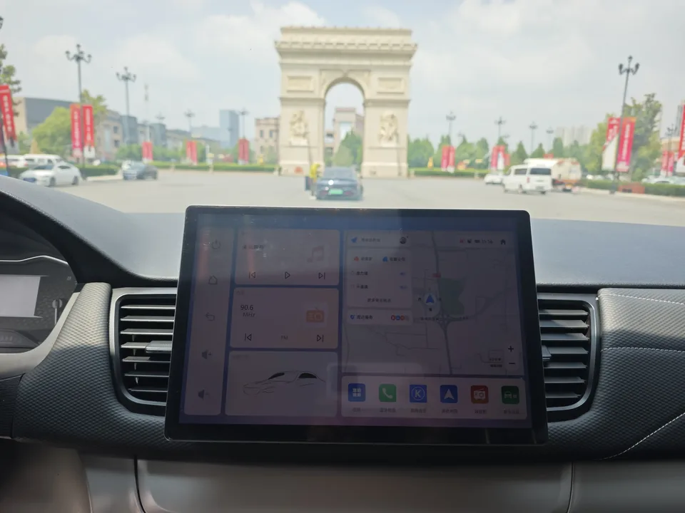 Datong Maxus G10 Maxus G10 2.0L gasoline manual multi-function version 7 seats 2023 — thumbnail 3