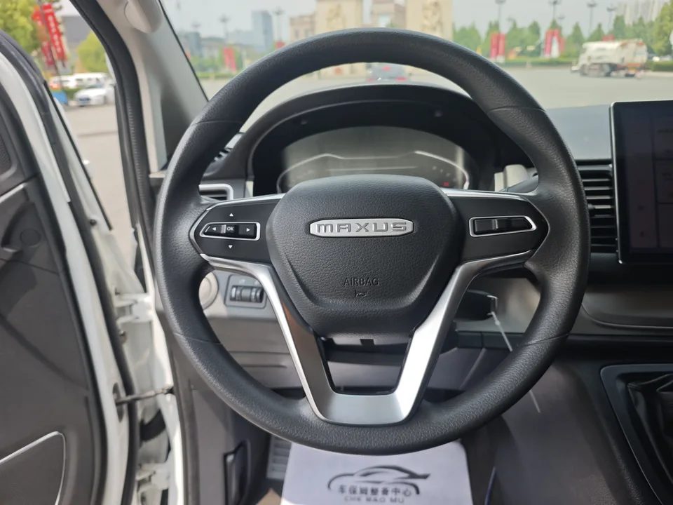 Datong Maxus G10 Maxus G10 2.0L gasoline manual multi-function version 7 seats 2023 — thumbnail 4