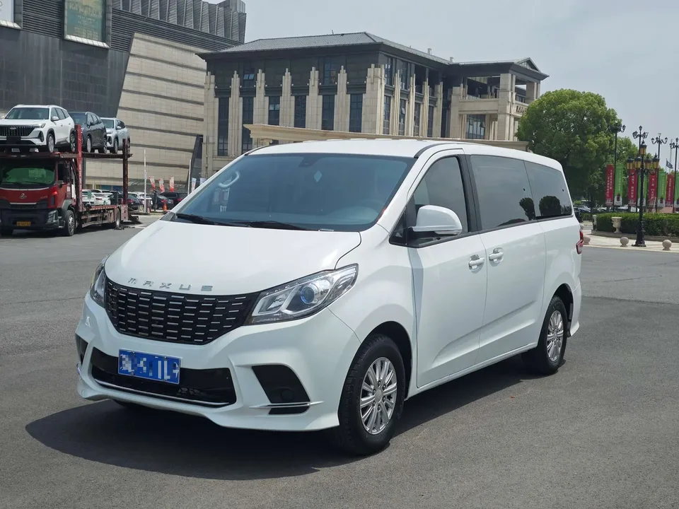 Datong Maxus G10 Maxus G10 2.0L gasoline manual multi-function version 7 seats 2023 — photo 1, buy with delivery to Moscow