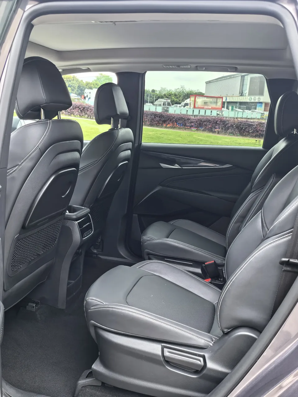 Datong Maxus G50 PLUS 1.5T Automatic Travel Edition 2022 — миниатюра 3