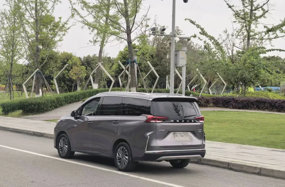 Datong Maxus G50 PLUS 1.5T Automatic Travel Edition 2022 — миниатюра 4