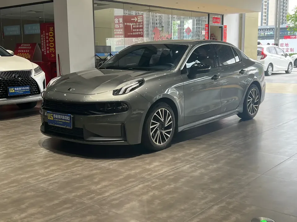 Lynk & Co 03 03 Lynk & Co 03 2022 1.5TD DCT Plus 2022 — photo 1, buy with delivery to Moscow