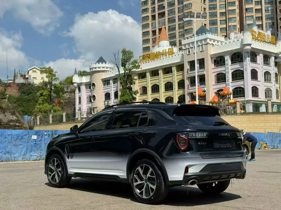 Lynk & Co 01 Lynk & Co 01 2021 2.0TD 4WD Dark Night Edition 2022 — миниатюра 2