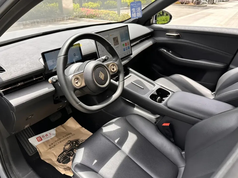 Baojun Yunhai PHEV Yunhai PHEV model 140km plug-in hybrid version 2024 — миниатюра 3
