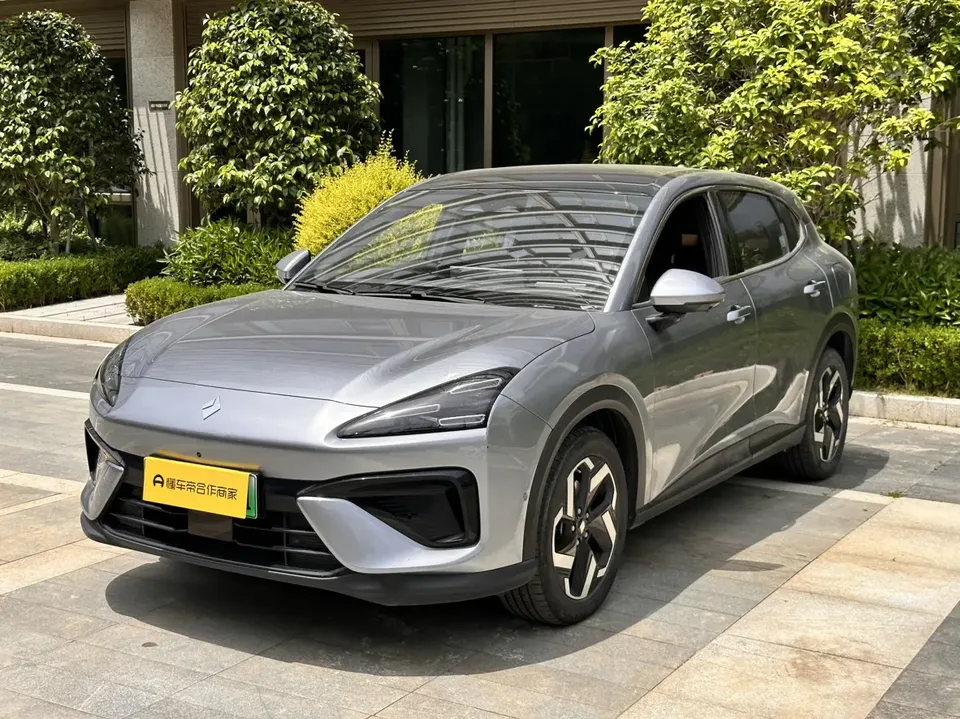 Baojun Yunhai PHEV Yunhai PHEV model 140km plug-in hybrid version 2024 — фото 1, купить с доставкой в Москву