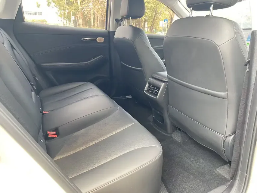 Baojun Yunhai PHEV Baojun Yunhai PHEV 140km Plug-in Hybrid 2024 — thumbnail 3