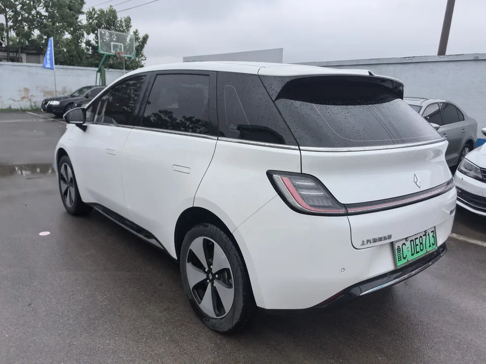 Baojun clouds Clouds 460 Pro 2023 — thumbnail 4