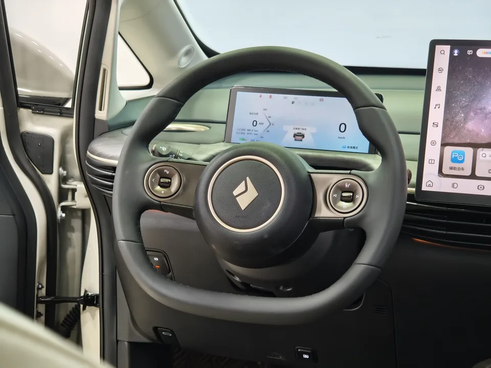 Baojun clouds Clouds 460 Pro 2023 — thumbnail 5