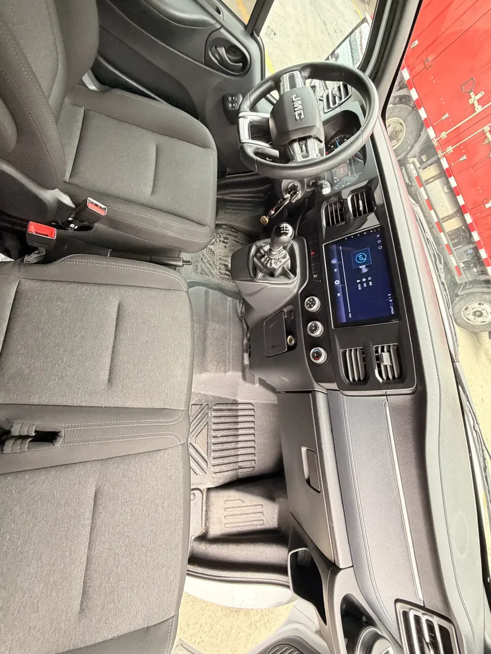Jiangling Fushun Fushun 2.0T manual diesel long axis high top heavy load version 2/3 seats 2024 — thumbnail 5
